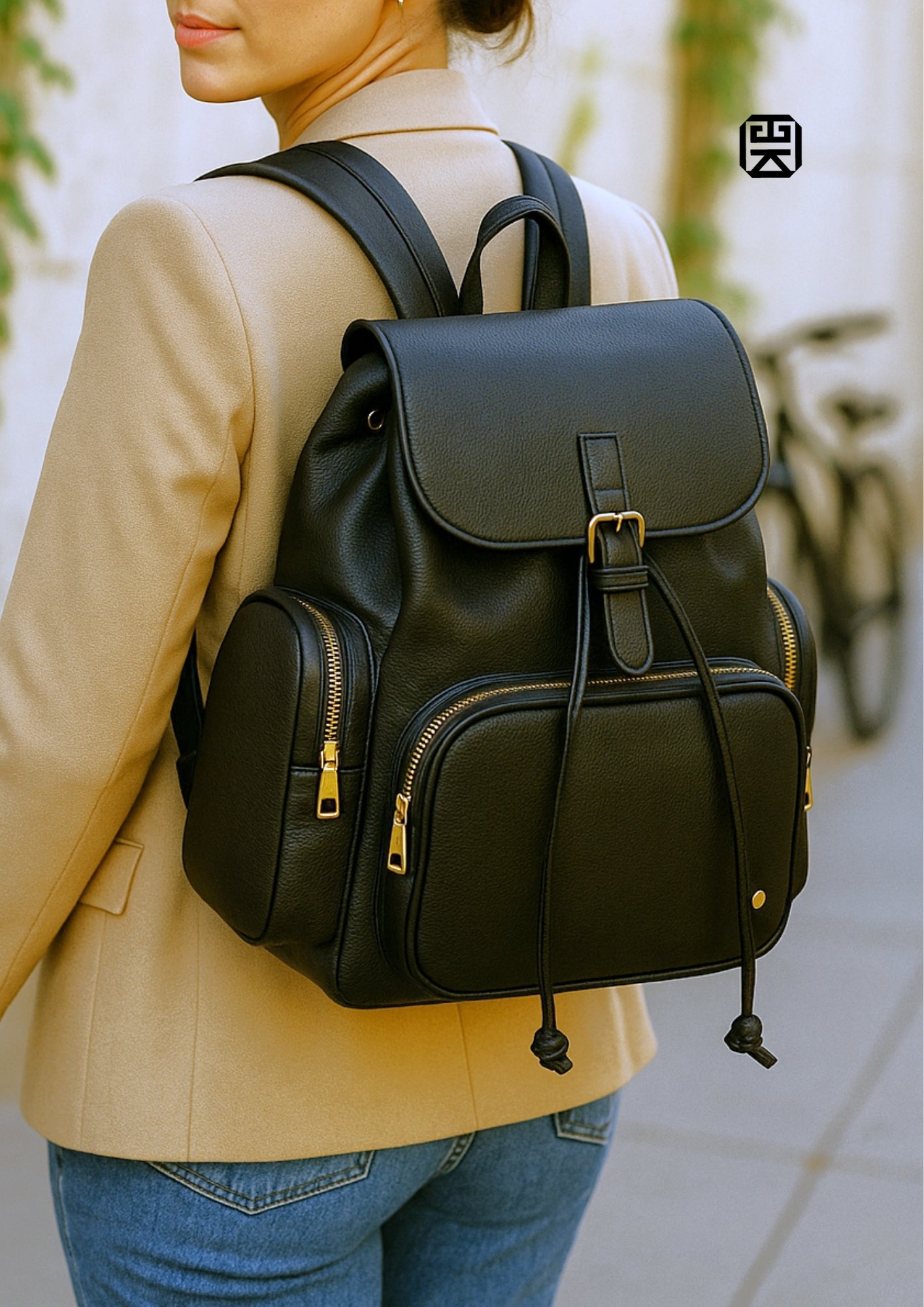 Morral casual para mujer con herrajes dorados y múltiples bolsillos