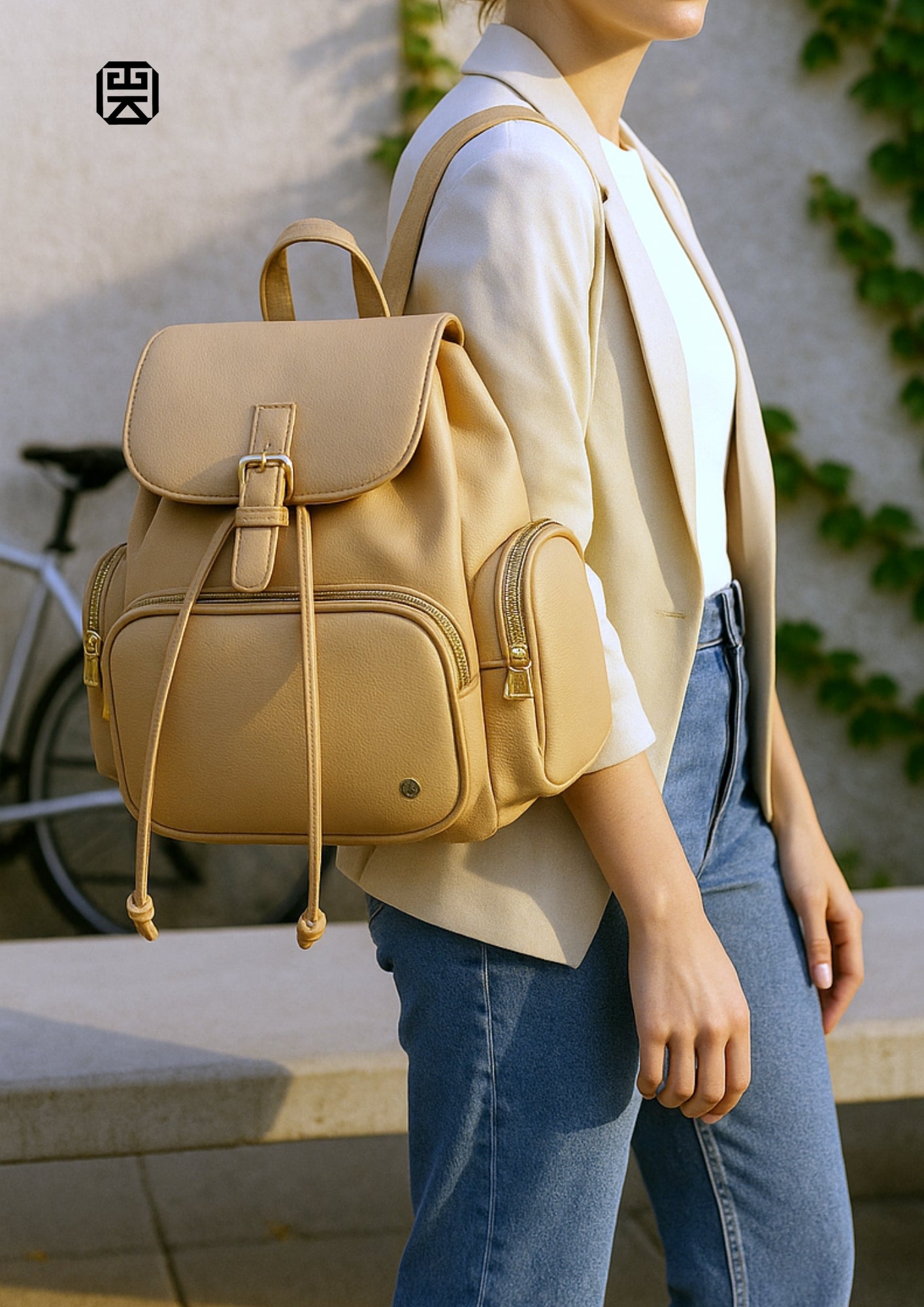 Morral casual para mujer con herrajes dorados y múltiples bolsillos