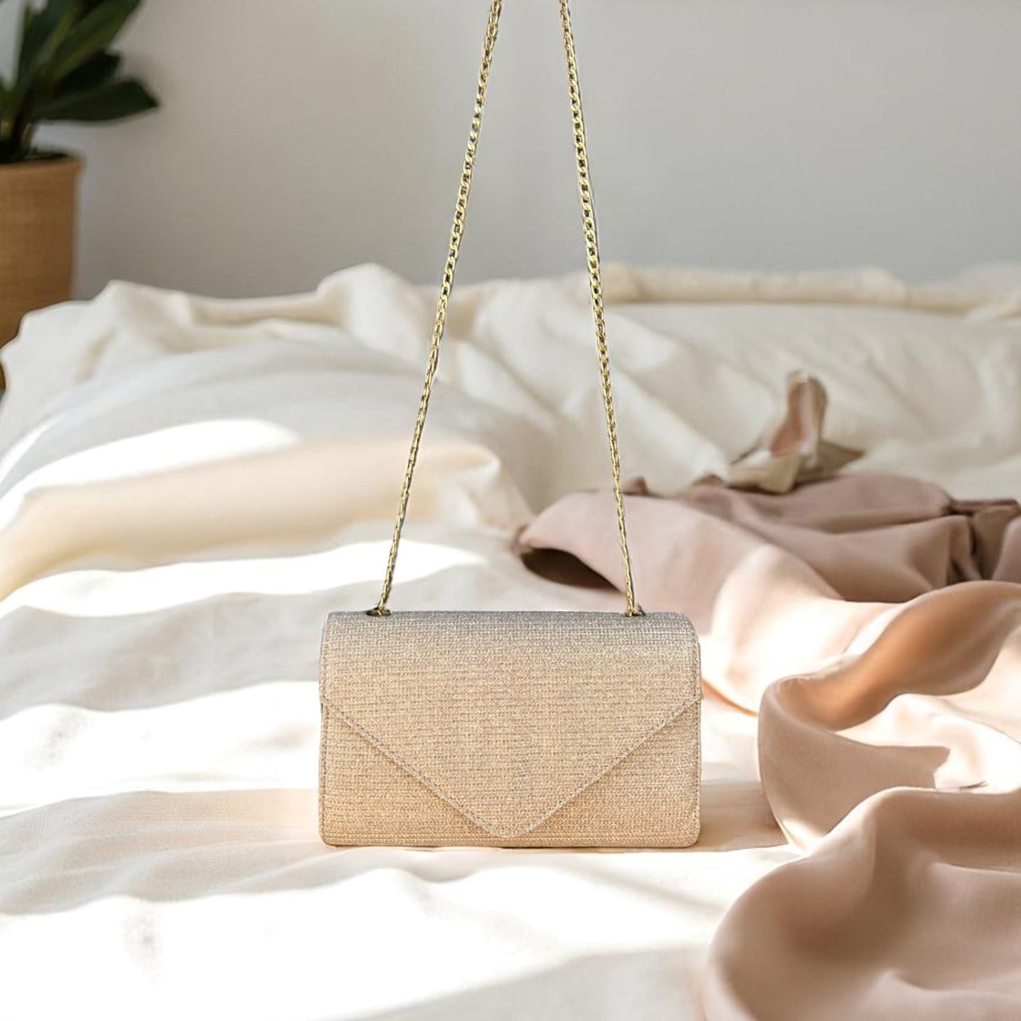 Bolso Clutch de Fiesta Maite Dorado