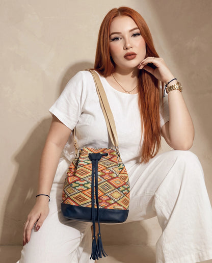 Bolso Bucket Manos Libres con Strap — Aria