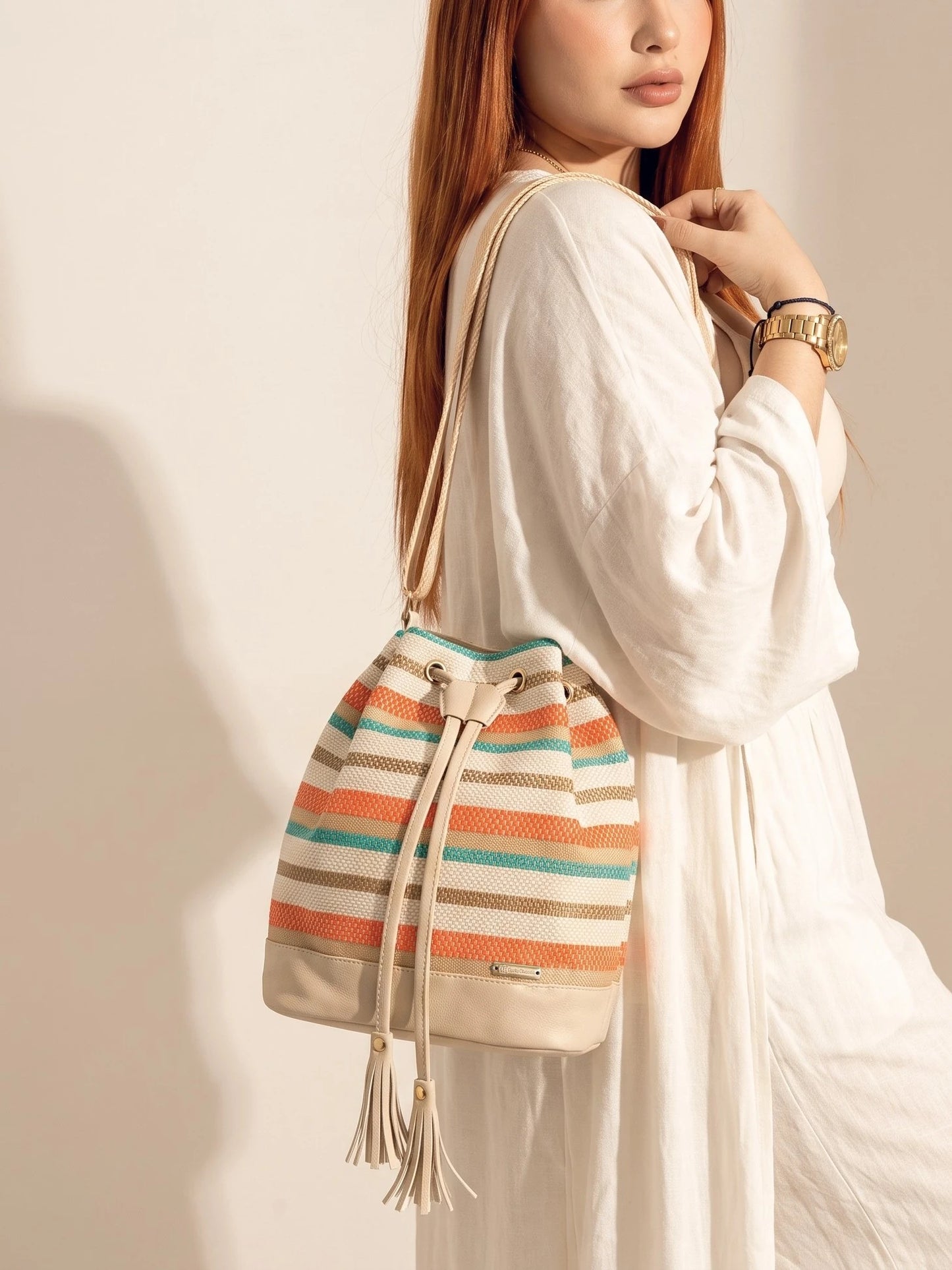 Bolso Bucket Manos Libres con Strap — Aria