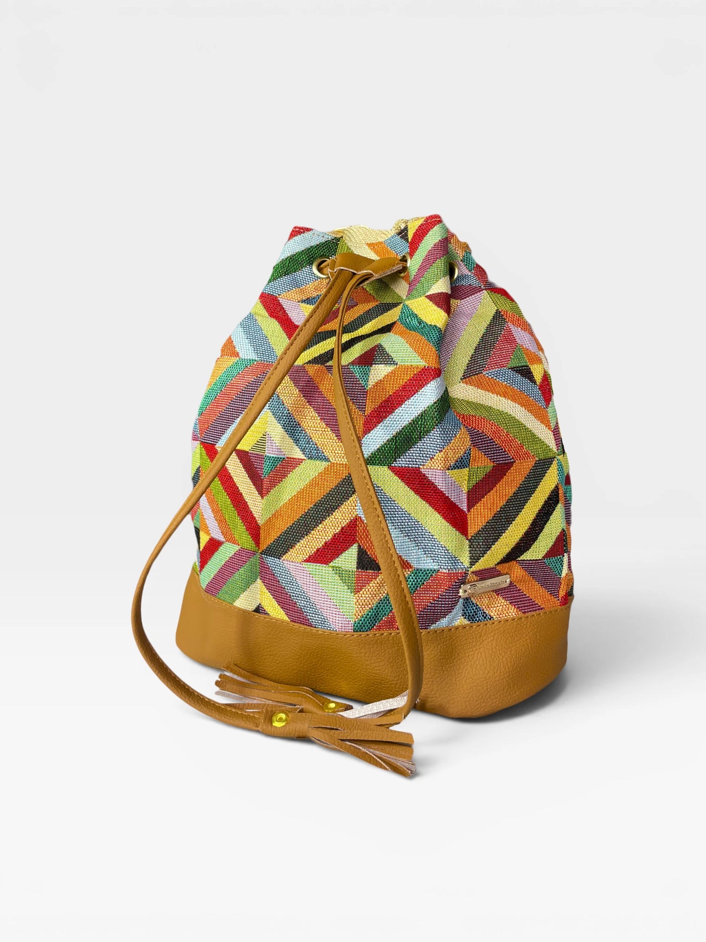 Bolso Bucket Manos Libres con Strap — Aria