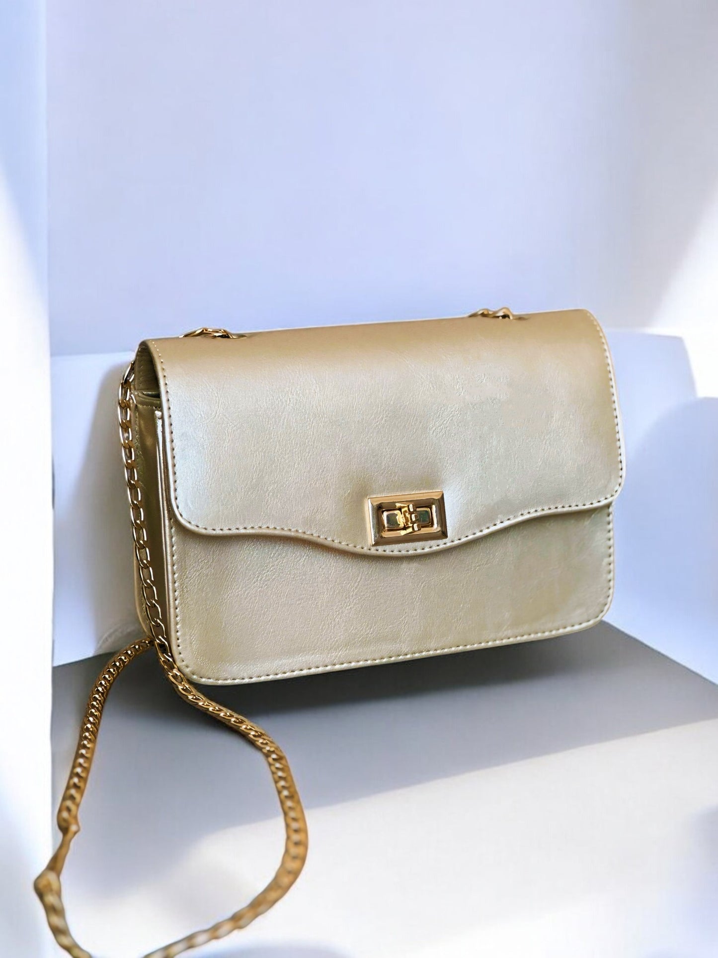 Bolso Diva Dorado
