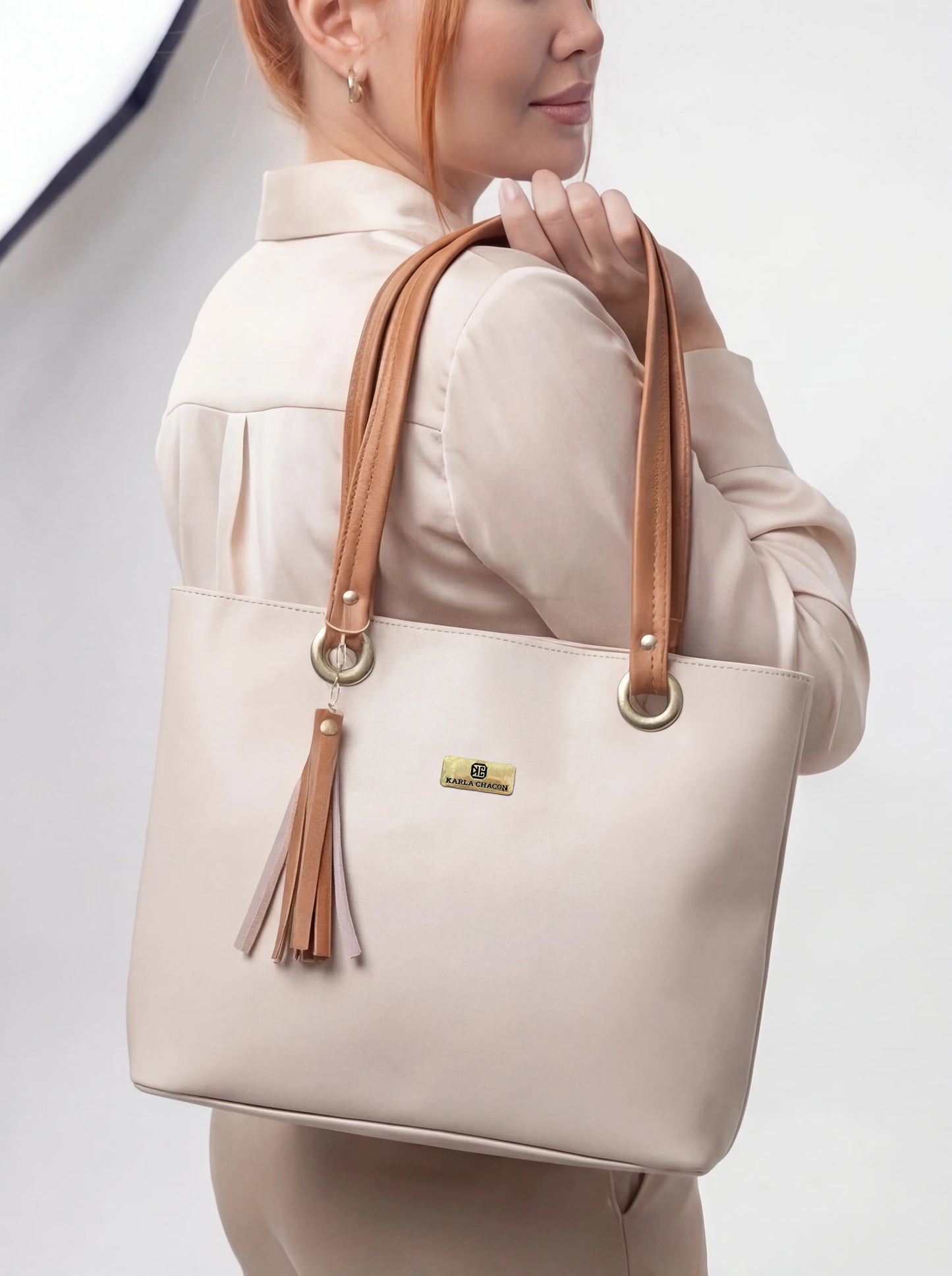 Bolso Cartera Mediana con Cosmetiquera - Negro Miel y Beige (Gady)