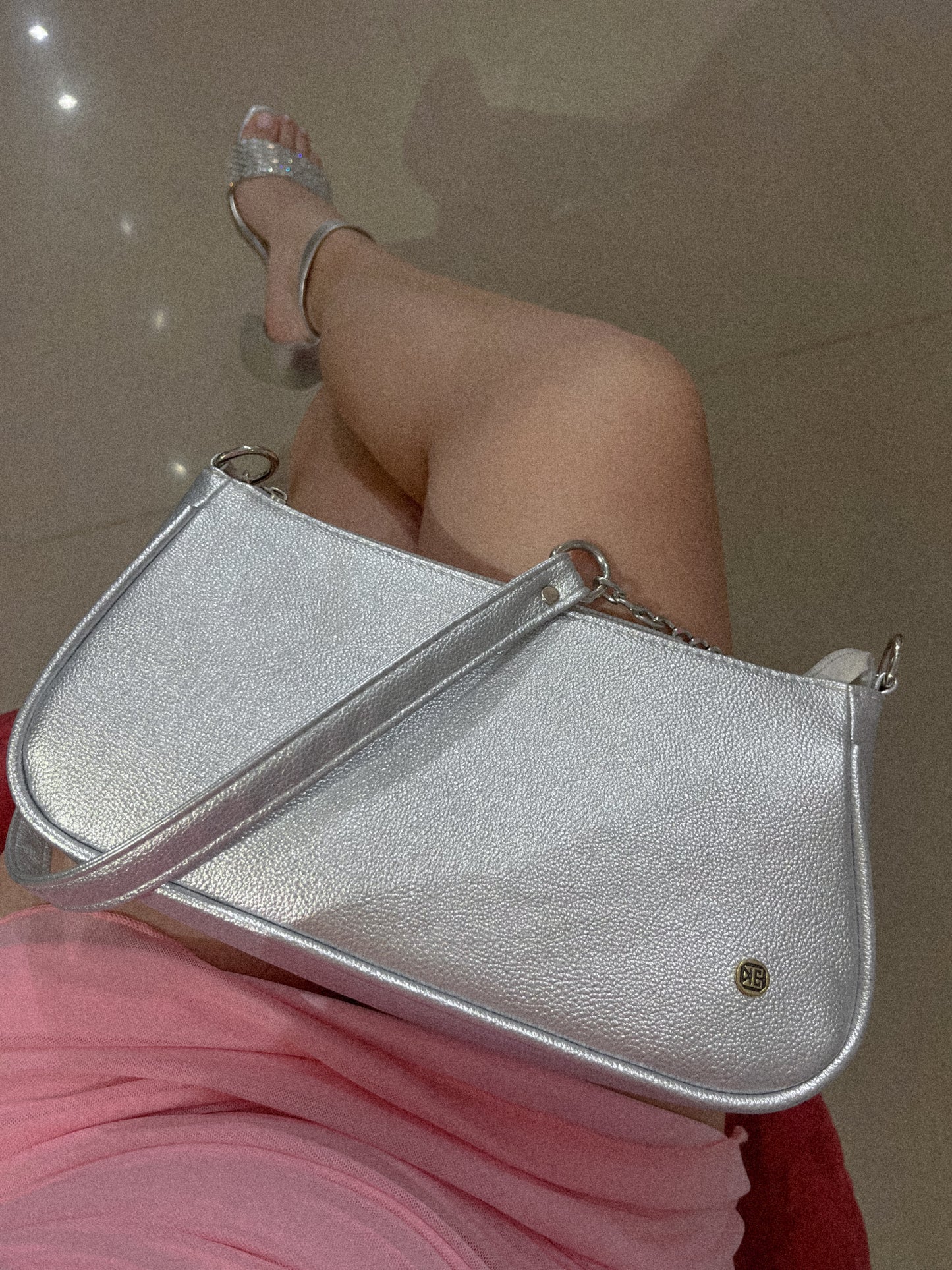 Bolso de Hombro Romy Plateado y Negro