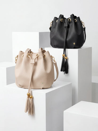 Bolso Doble Asa con Strap Removible Bucket Bag - Beige y Negro (Iris)