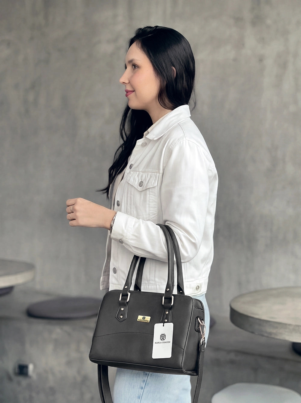 Bolso Cartera Estructurada Doble Uso con Strap Removible  - Negro y Beige (June)
