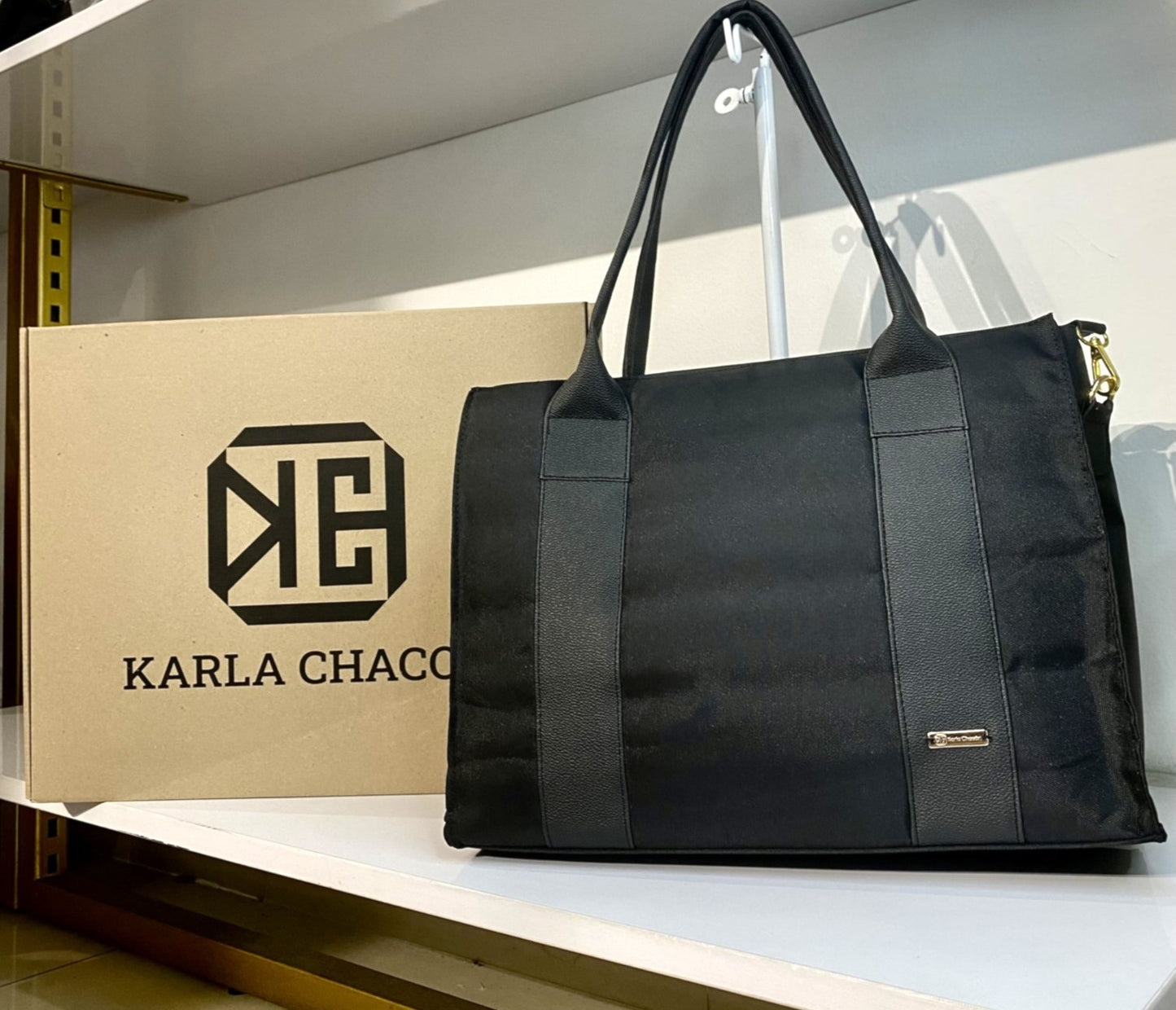 Shopper Laura Negro