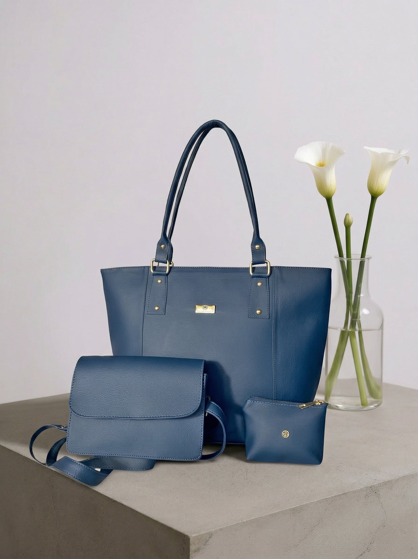 Set de tres piezas Combo Tote Mila + Manos libres Nova + Monedero